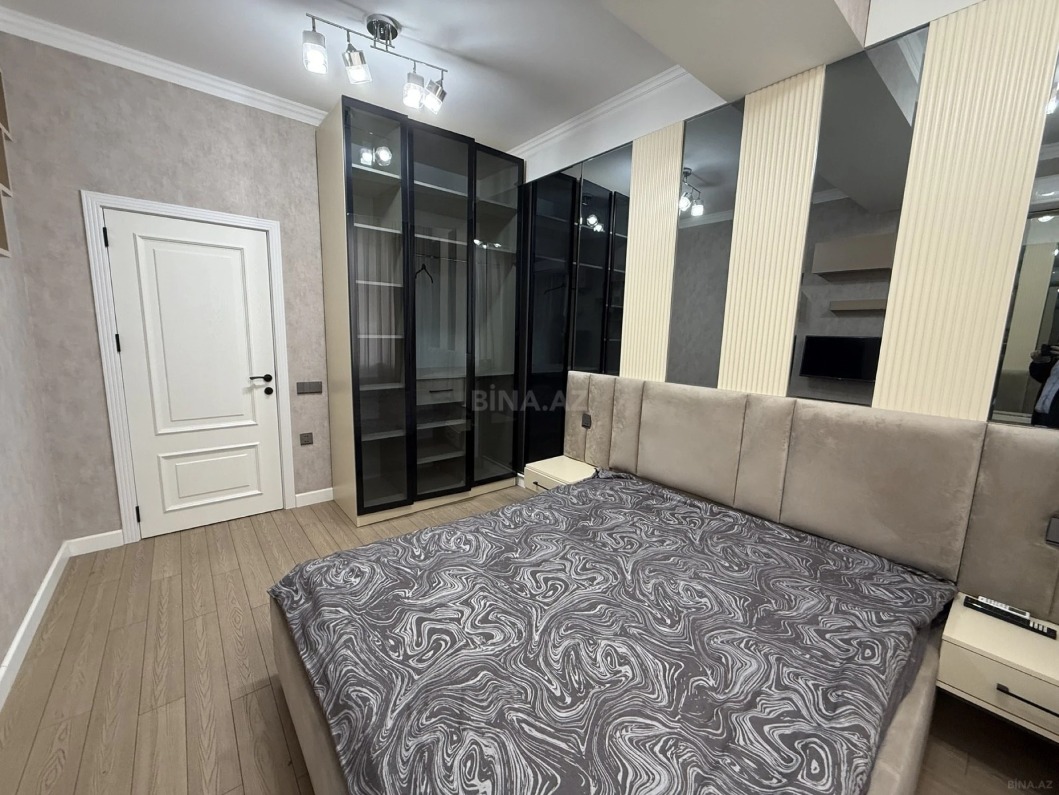 Kirayə verilir 2 otaqlı mənzil 60 m²