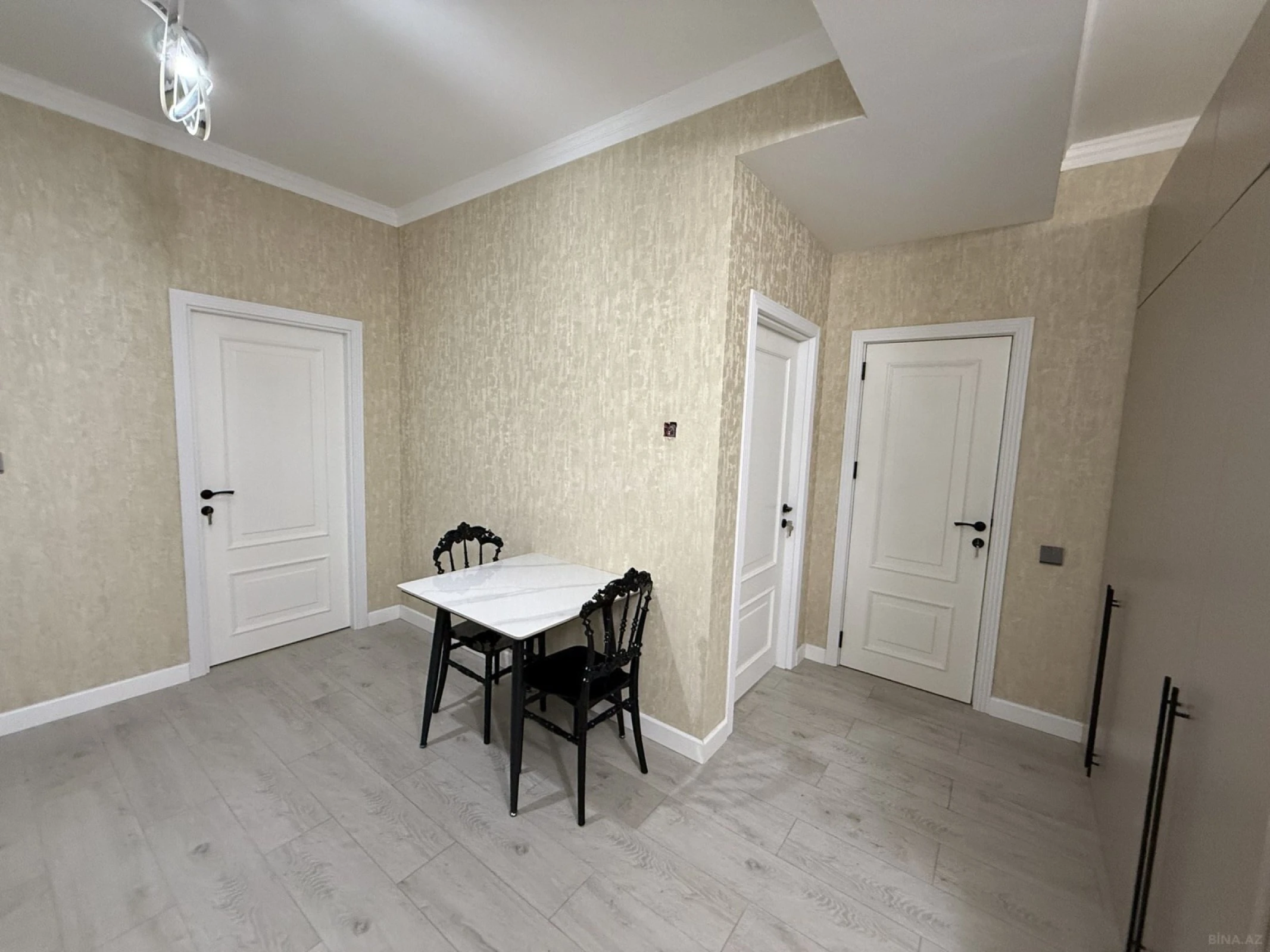 Kirayə verilir 2 otaqlı mənzil 60 m²