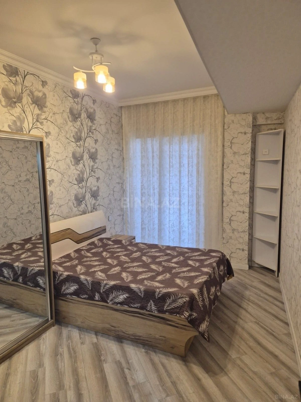 Kirayə verilir 2 otaqlı mənzil 67 m²