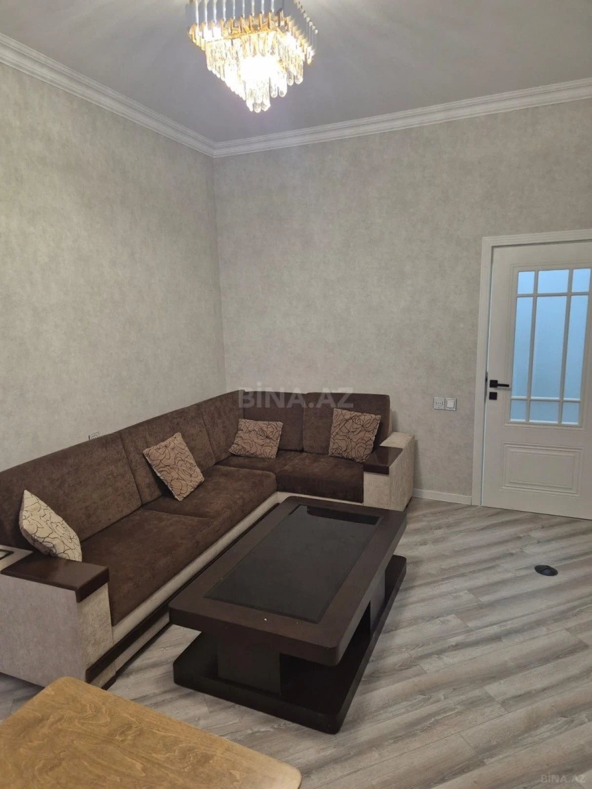 Kirayə verilir 2 otaqlı mənzil 67 m²