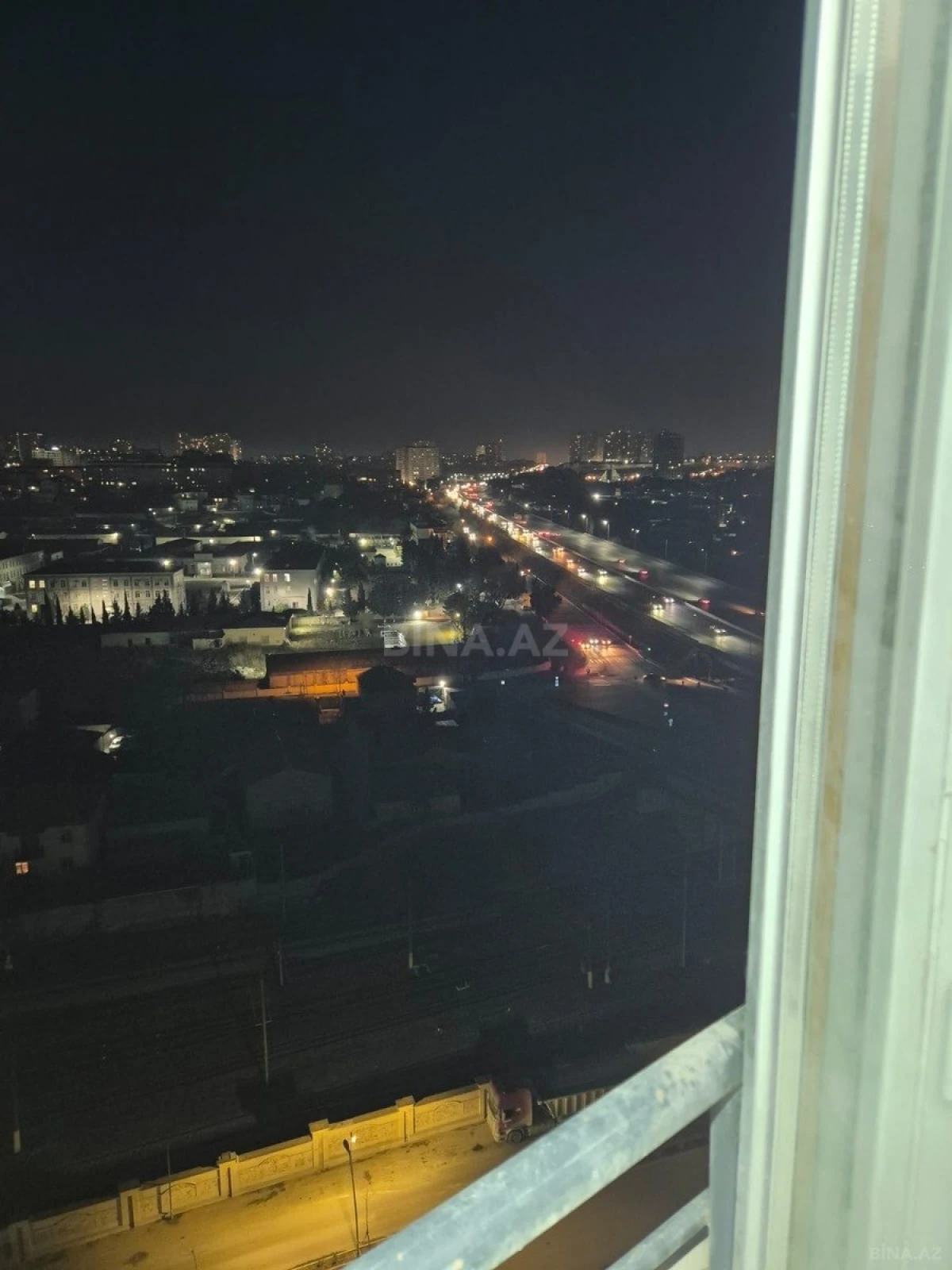 Kirayə verilir 2 otaqlı mənzil 67 m²