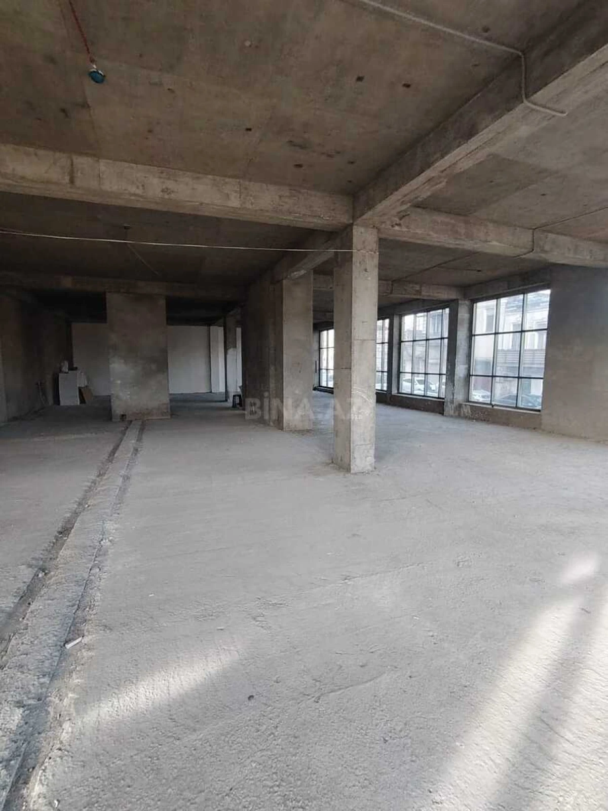 Kirayə verilir obyekt 400 m²