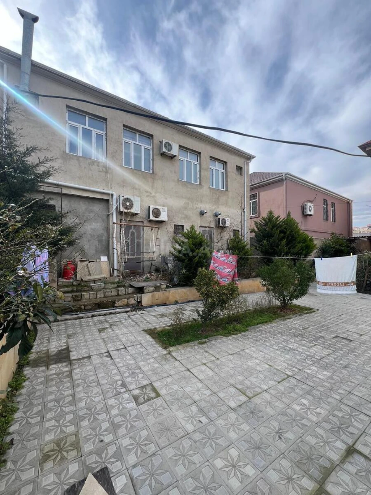 Satılır 14 otaqlı həyət evi 240 m²