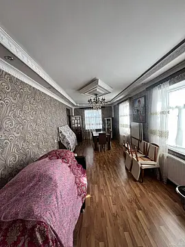 Satılır 14 otaqlı həyət evi 240 m²