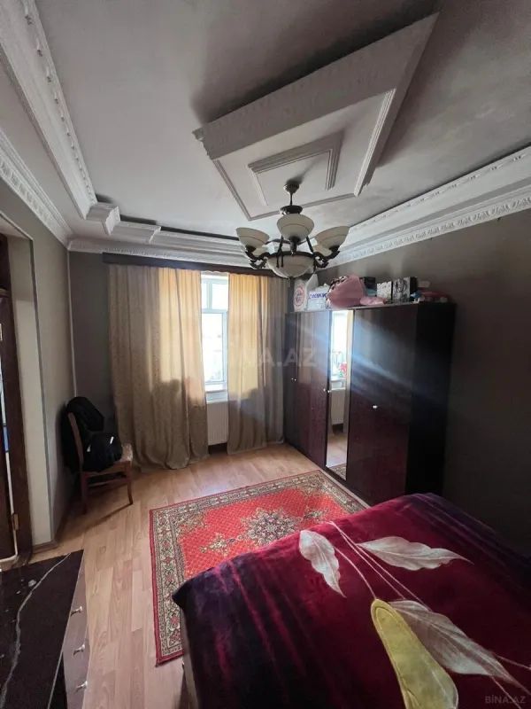 Satılır 14 otaqlı həyət evi 240 m²