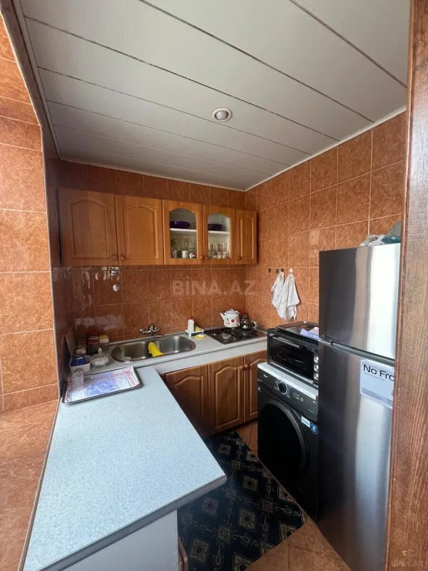 Satılır 14 otaqlı həyət evi 240 m²