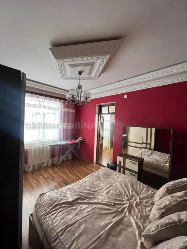 Satılır 14 otaqlı həyət evi 240 m²