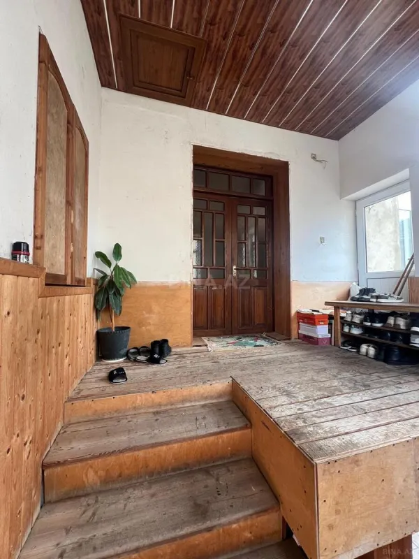 Satılır 14 otaqlı həyət evi 240 m²