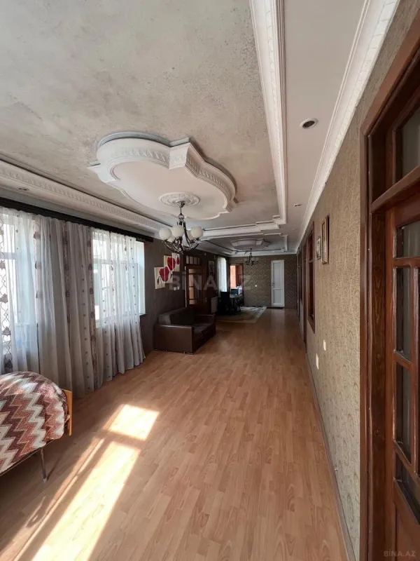 Satılır 14 otaqlı həyət evi 240 m²