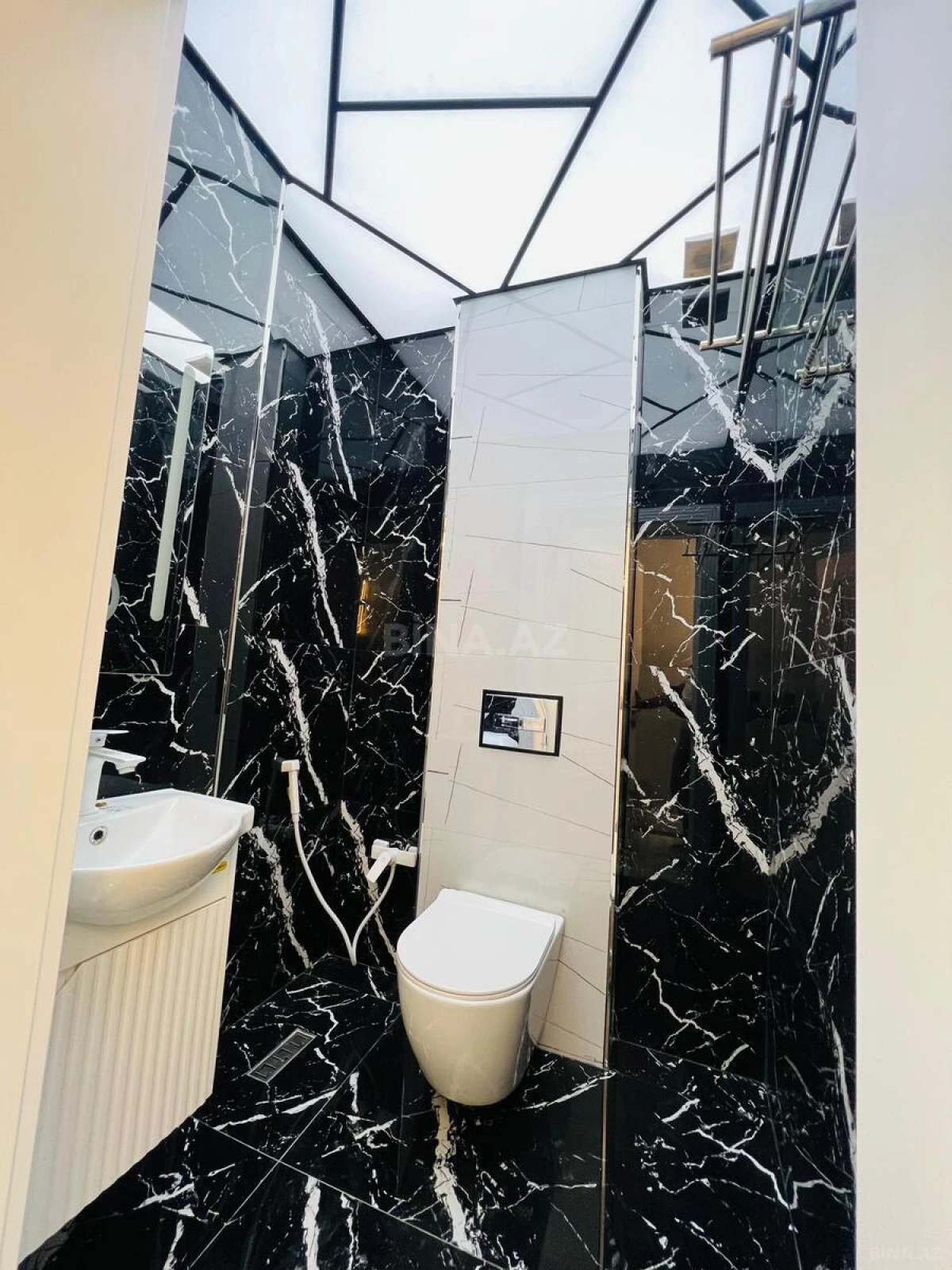 Satılır 2 otaqlı mənzil 55 m²