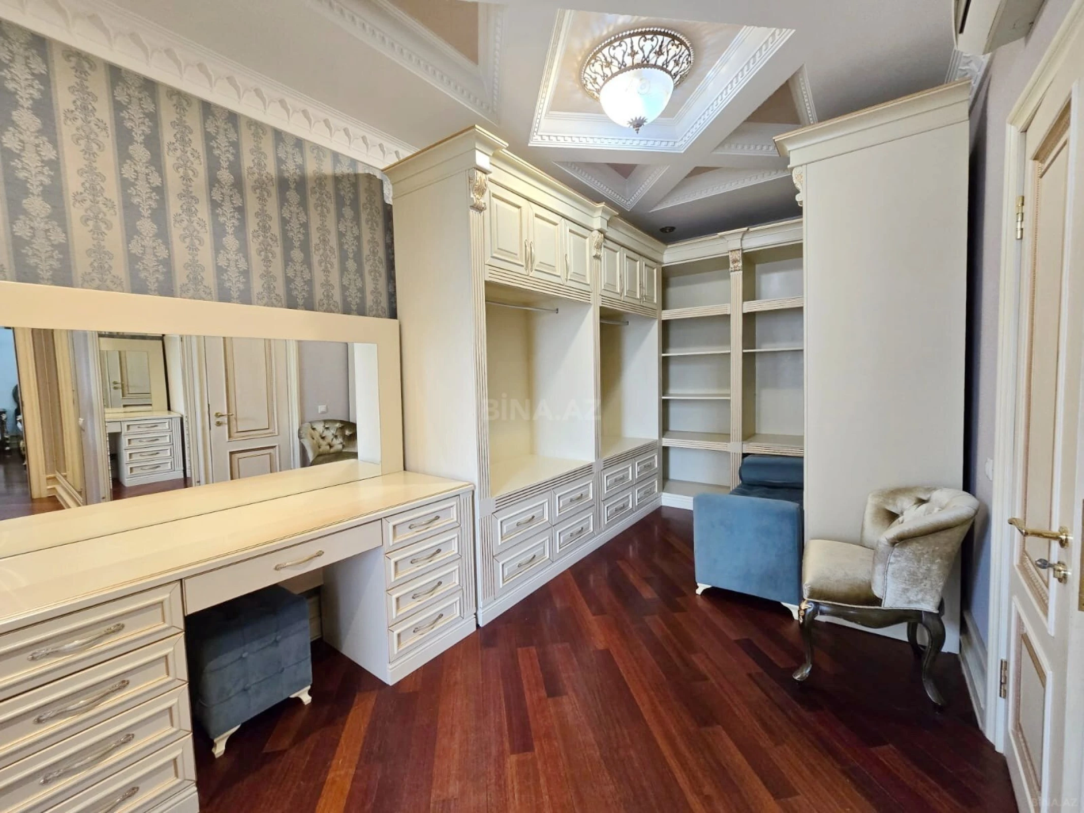 Kirayə verilir 6 otaqlı mənzil 400 m²