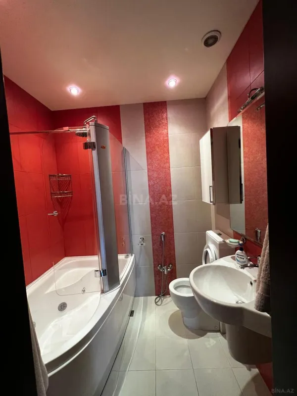 Satılır 4 otaqlı mənzil 224 m²