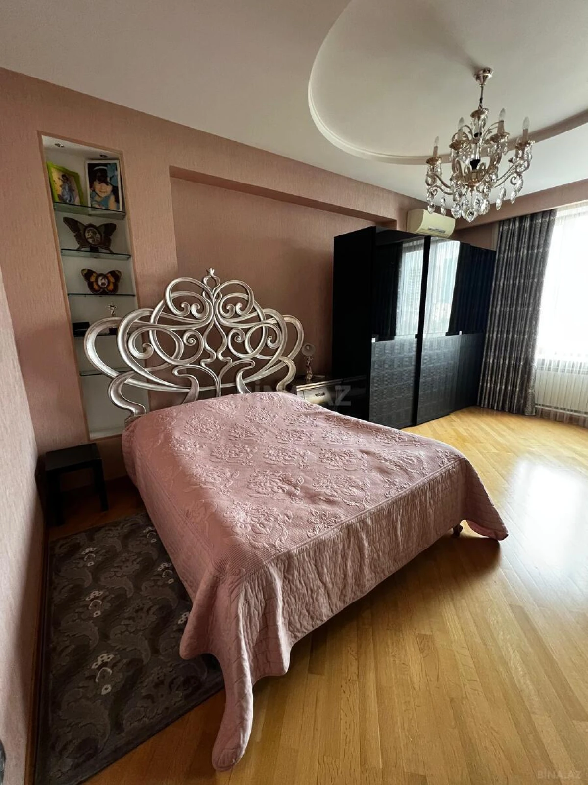 Satılır 4 otaqlı mənzil 224 m²
