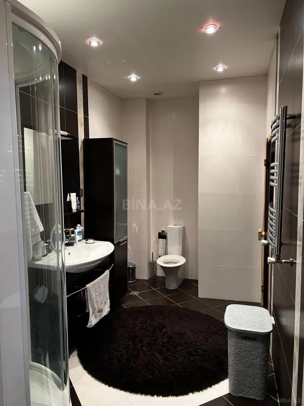 Satılır 4 otaqlı mənzil 224 m²