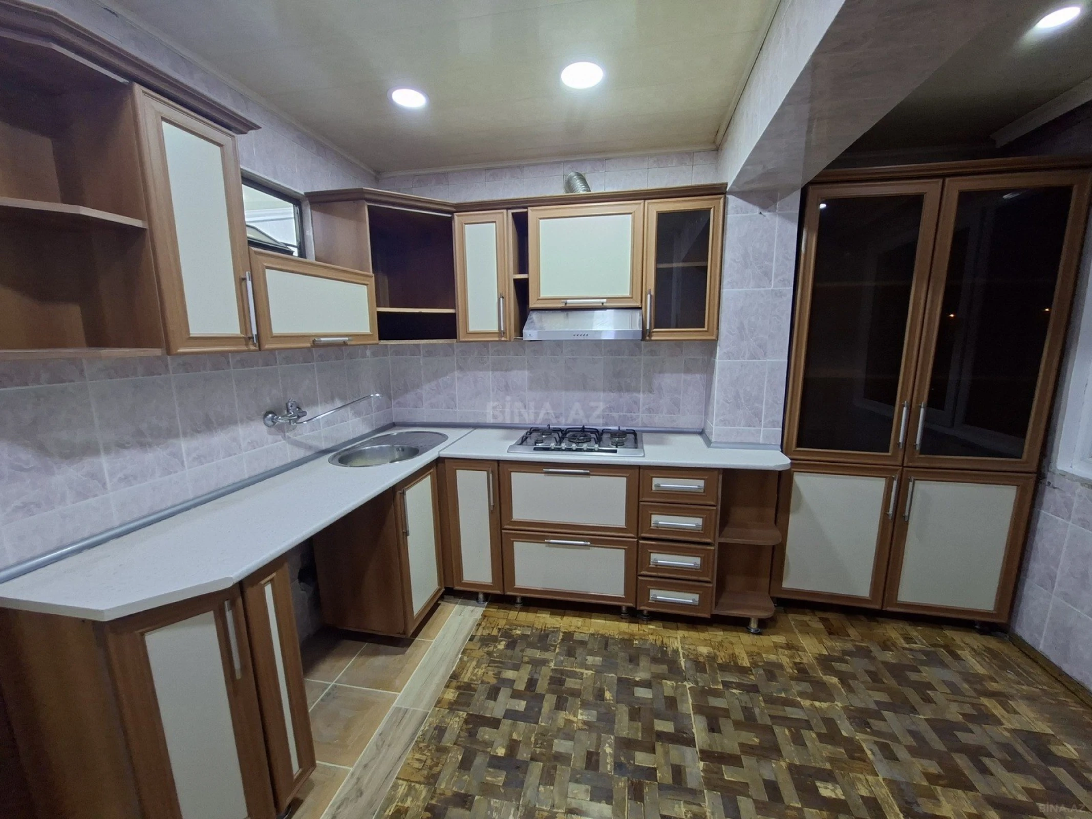 Satılır 3 otaqlı mənzil 90 m²