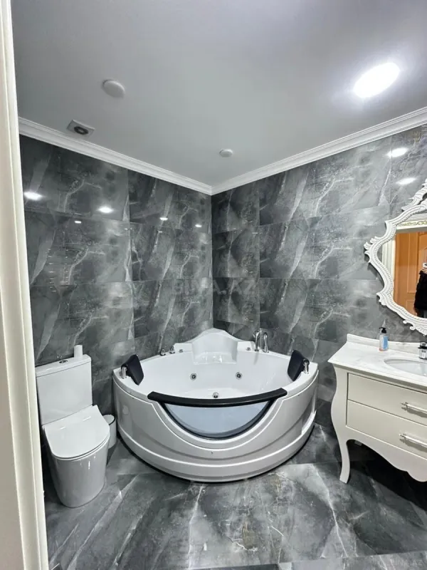 Kirayə verilir 4 otaqlı mənzil 145 m²