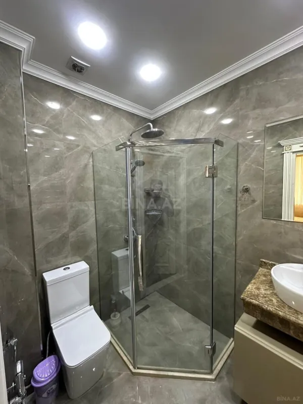 Kirayə verilir 4 otaqlı mənzil 145 m²