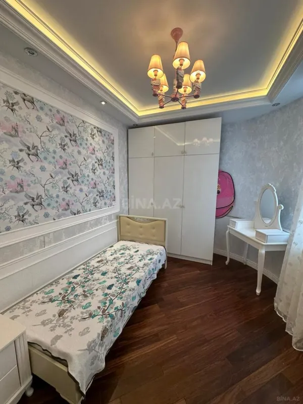 Kirayə verilir 4 otaqlı mənzil 145 m²