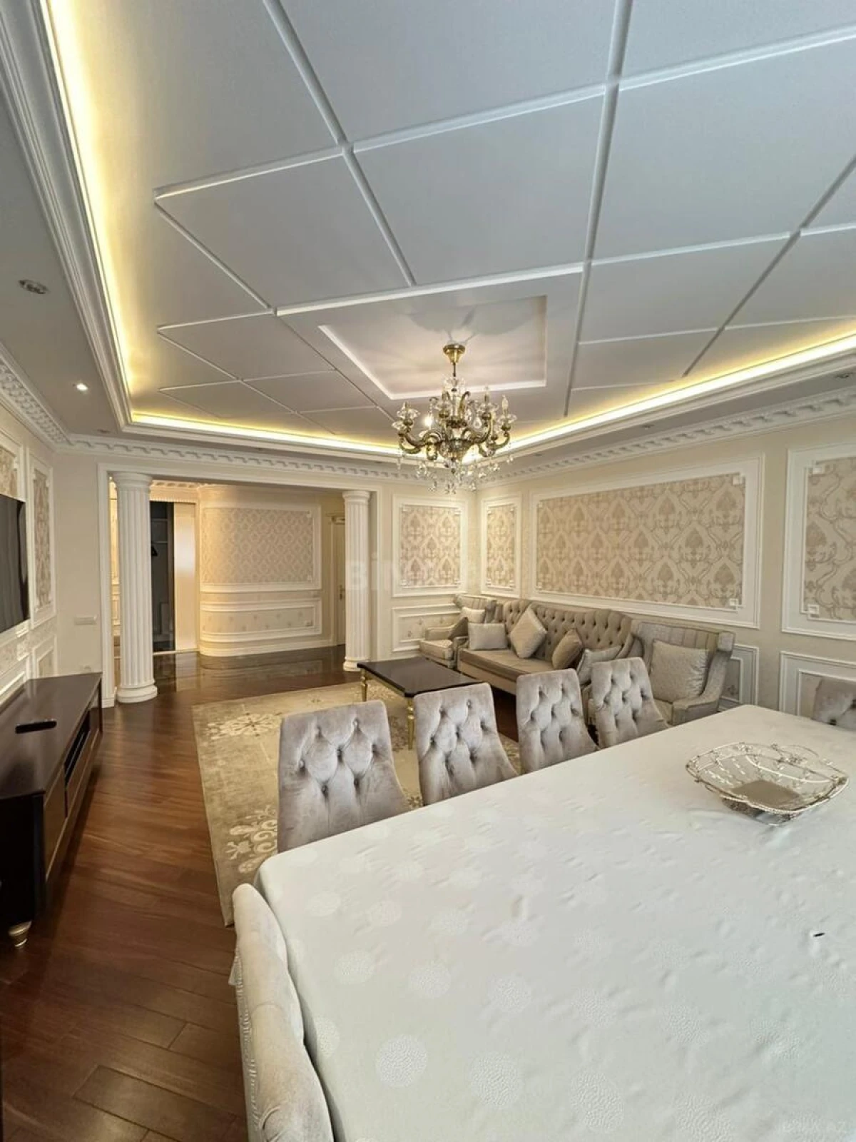 Kirayə verilir 4 otaqlı mənzil 145 m²