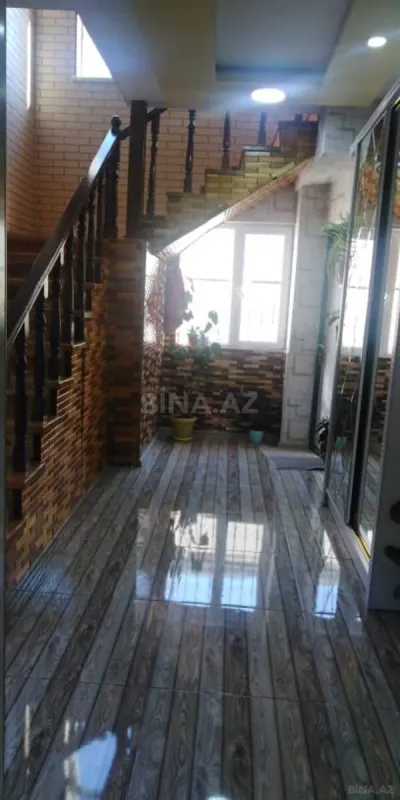 Satılır 5 otaqlı həyət evi 140 m²