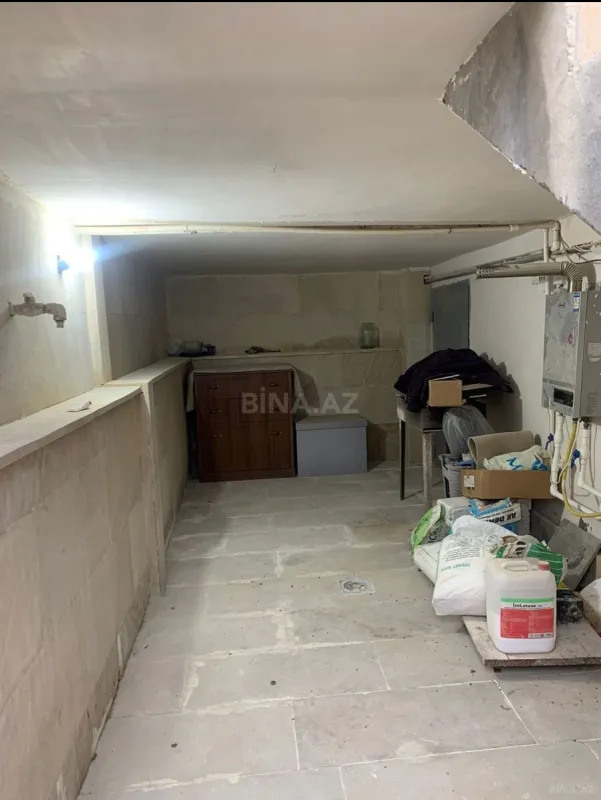 Satılır 10 otaqlı həyət evi 480 m²