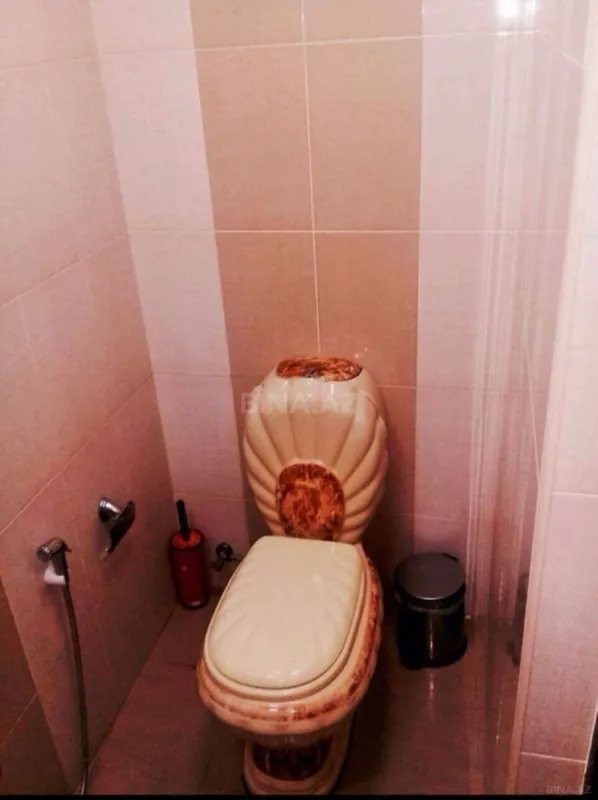 Satılır 10 otaqlı həyət evi 480 m²