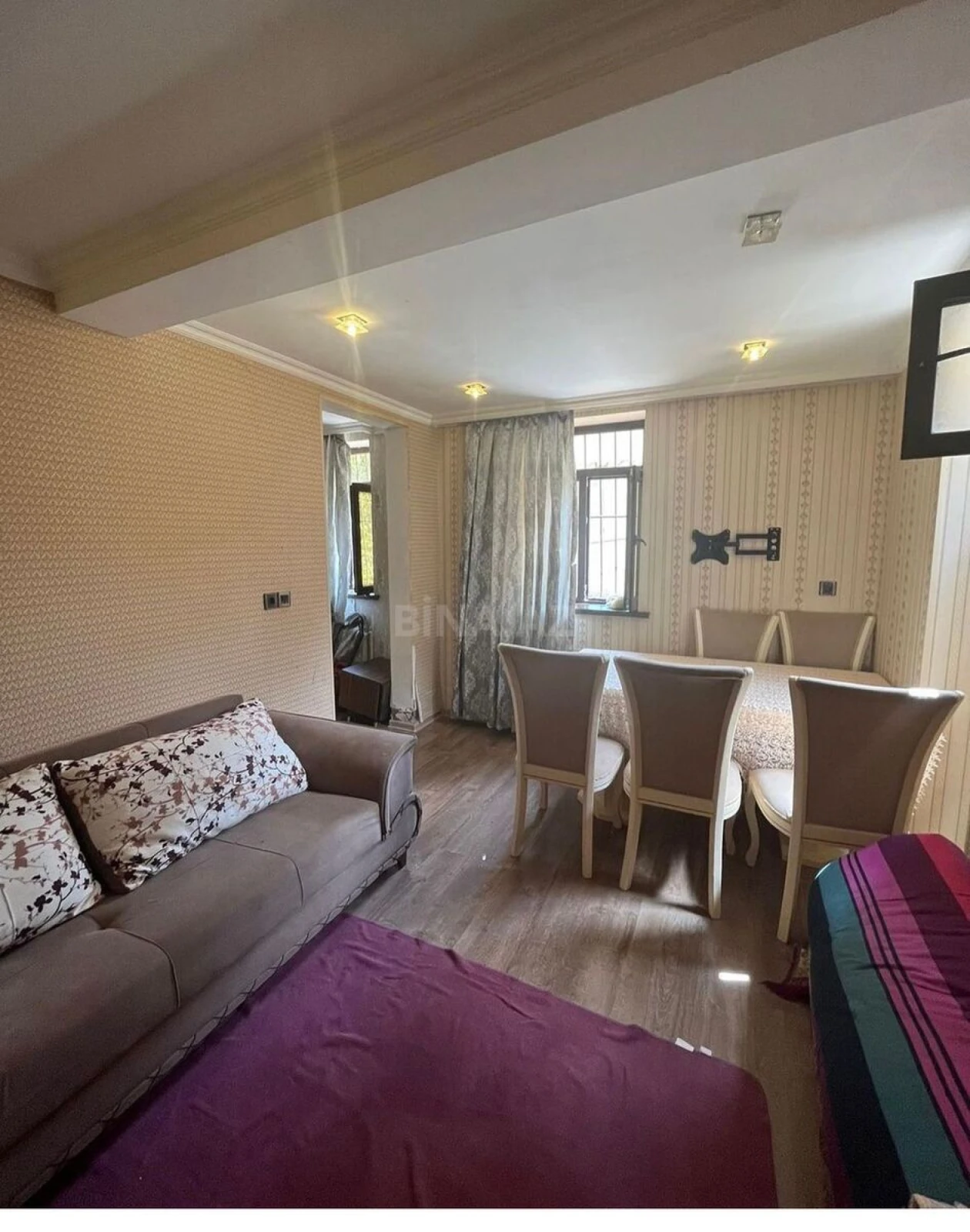 Satılır 10 otaqlı həyət evi 480 m²