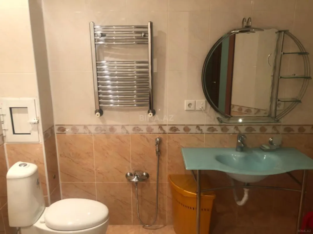 Kirayə verilir 3 otaqlı mənzil 155 m²