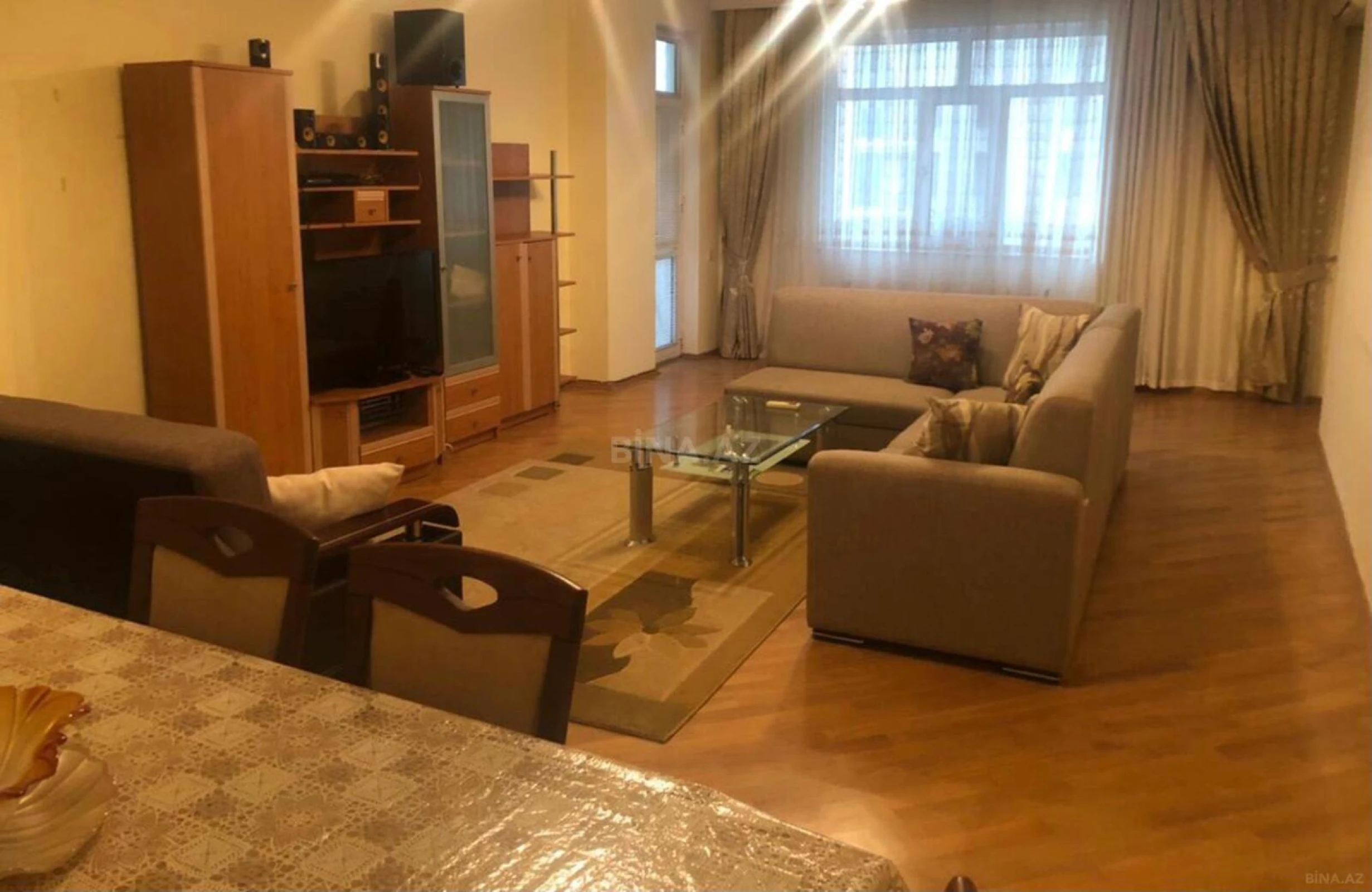 Kirayə verilir 3 otaqlı mənzil 155 m²