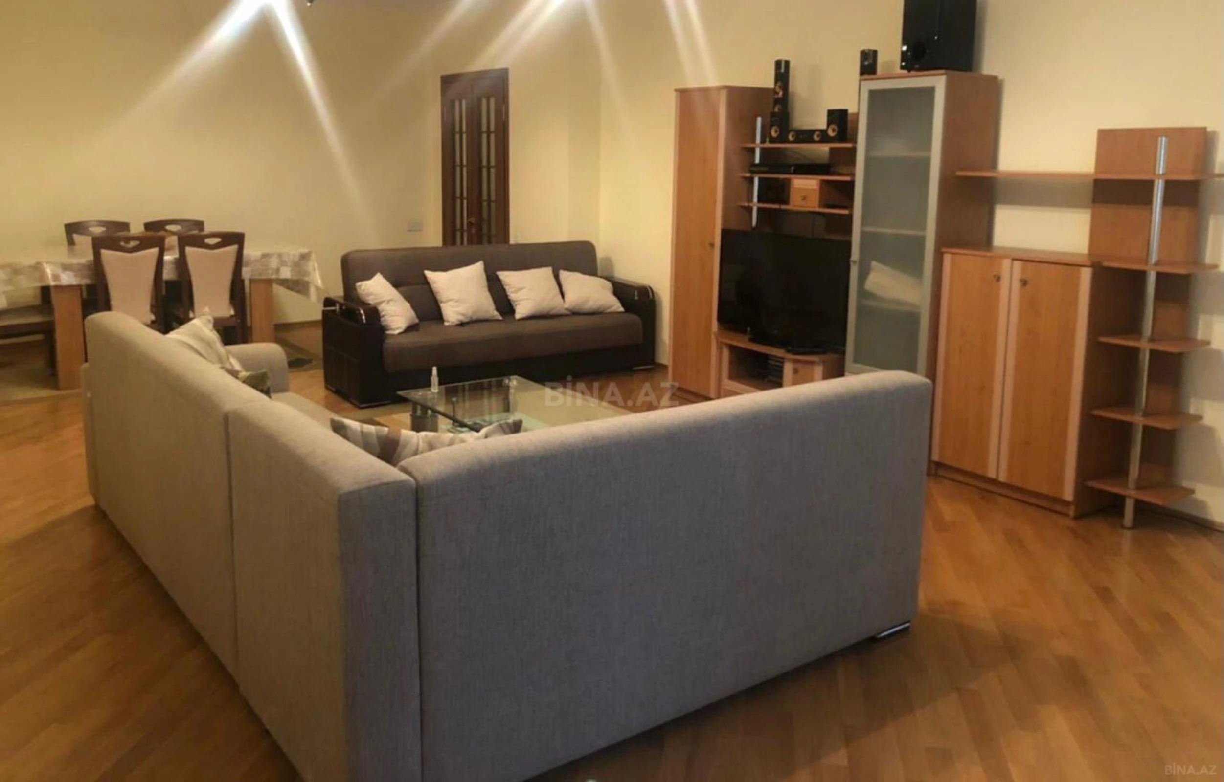 Kirayə verilir 3 otaqlı mənzil 155 m²