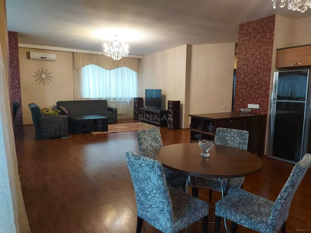 Satılır 3 otaqlı mənzil 136 m²