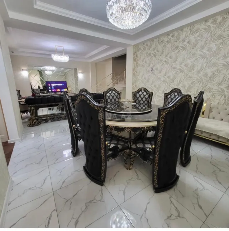 Satılır 5 otaqlı həyət evi 240 m²