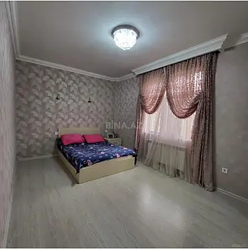 Satılır 5 otaqlı həyət evi 240 m²