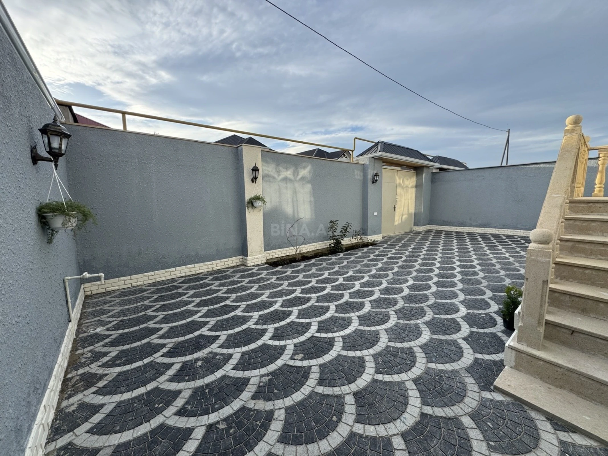 Satılır 4 otaqlı həyət evi 125 m²