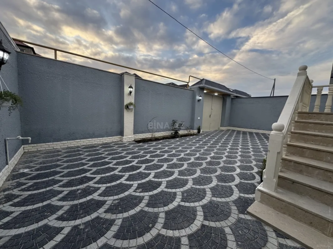 Satılır 4 otaqlı həyət evi 125 m²