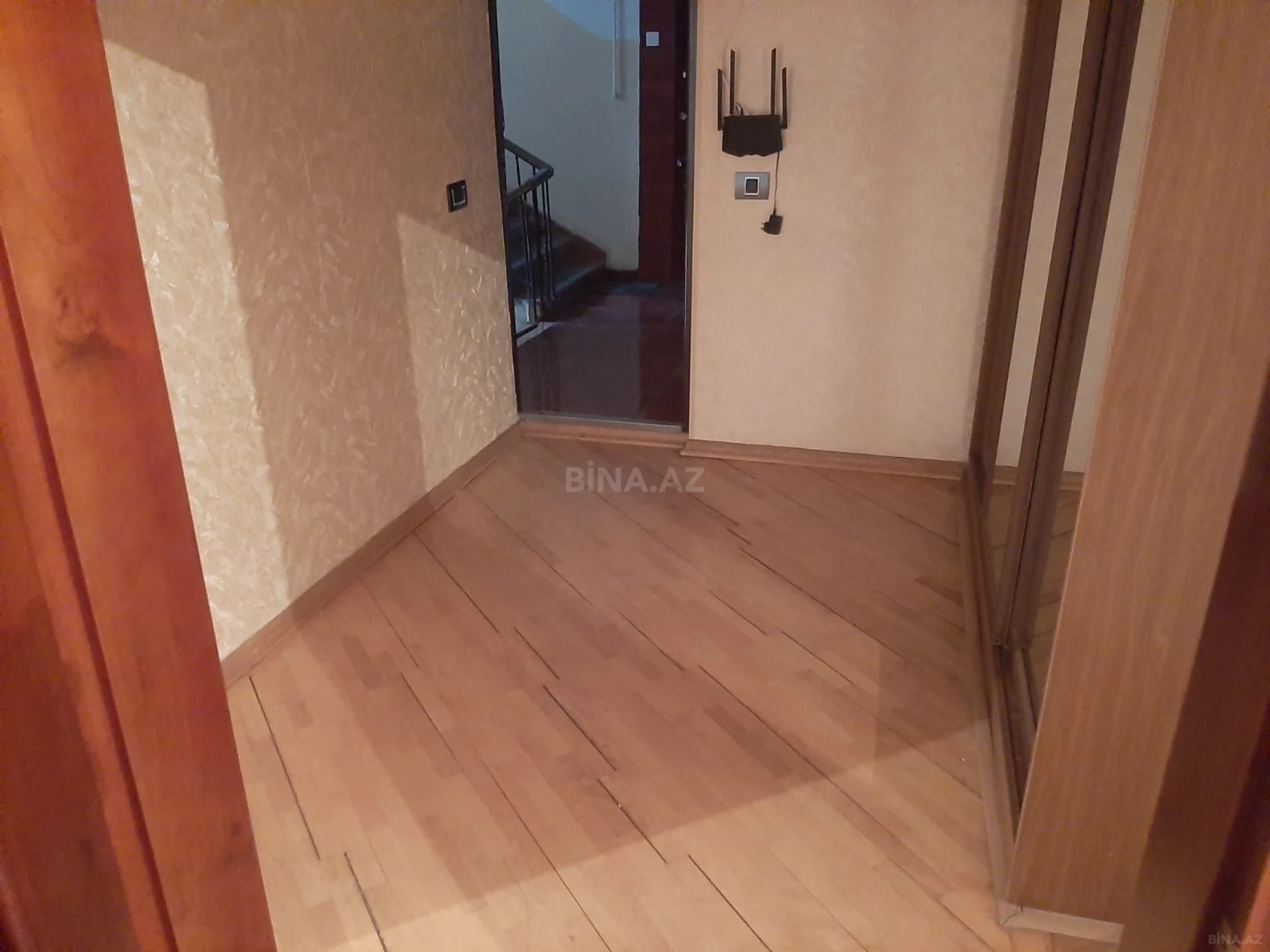 Satılır 4 otaqlı mənzil 110 m²