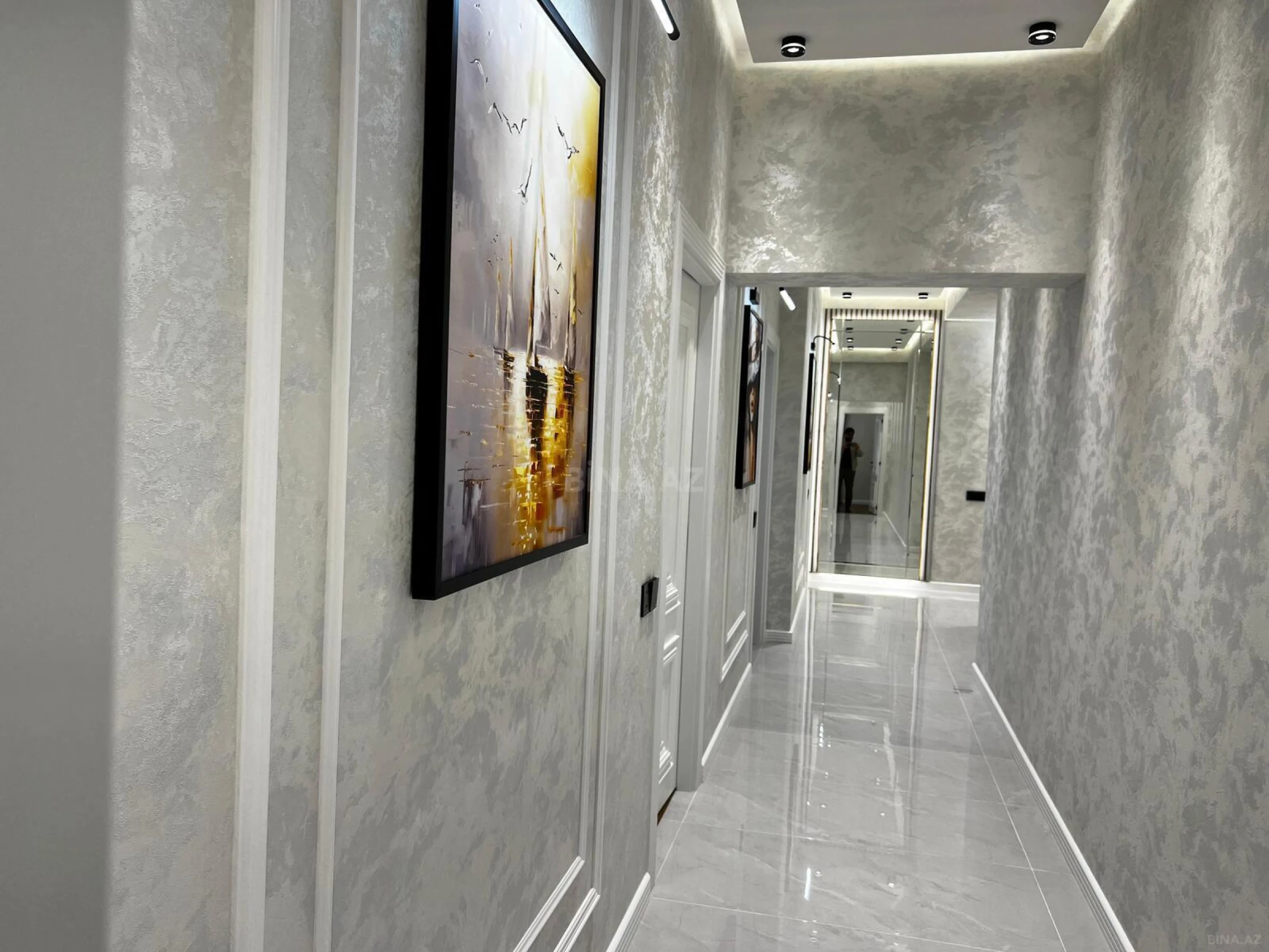Satılır 3 otaqlı mənzil 105 m²