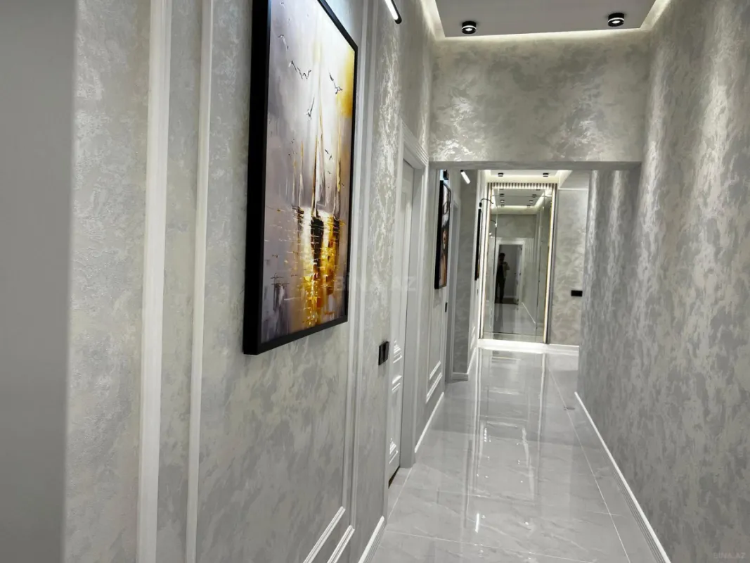 Satılır 3 otaqlı mənzil 105 m²