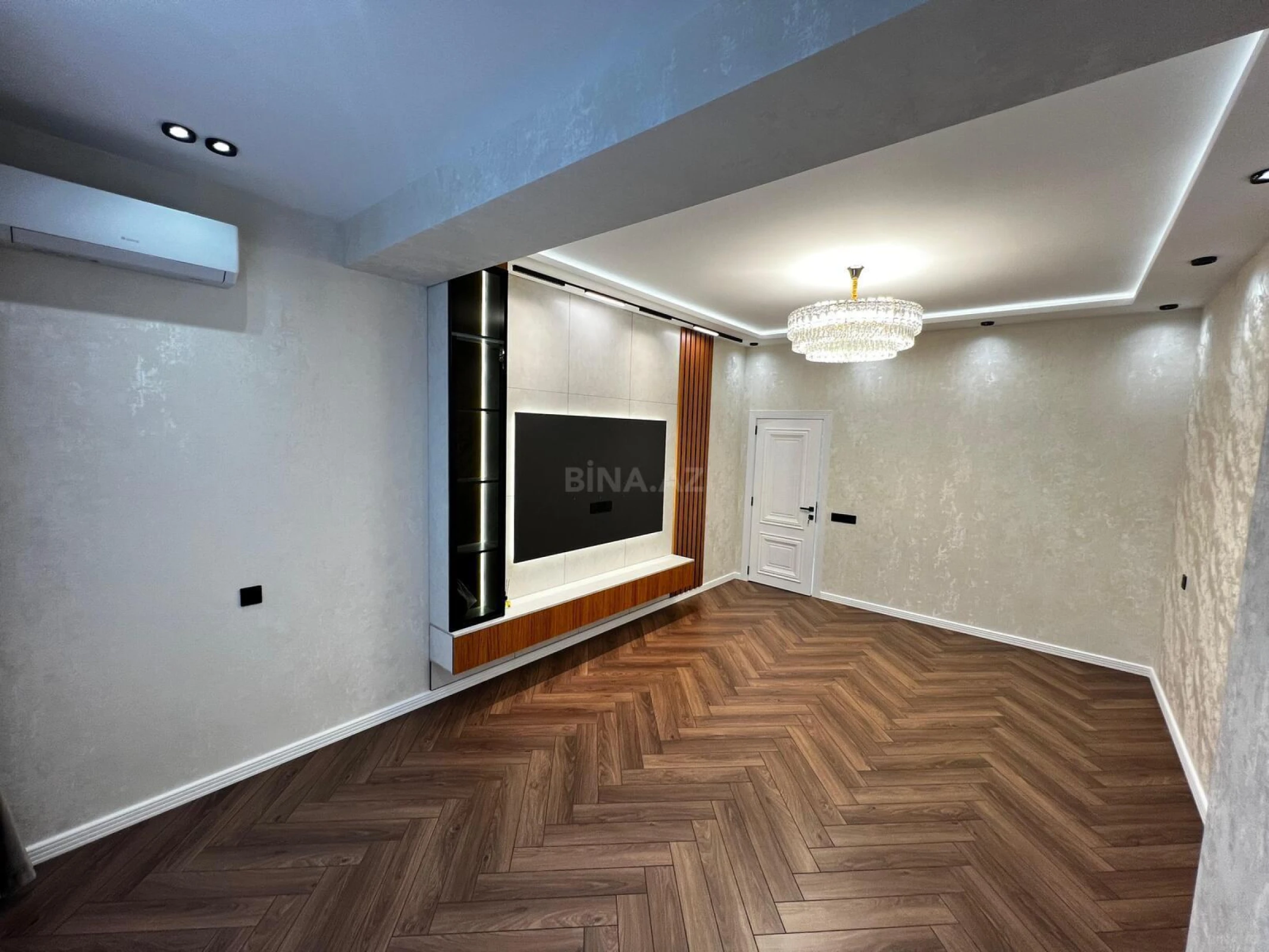 Satılır 3 otaqlı mənzil 105 m²