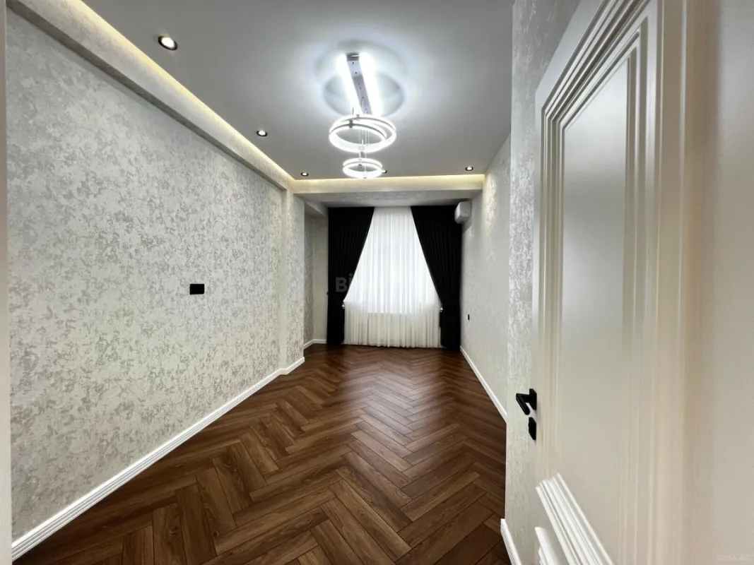 Satılır 3 otaqlı mənzil 105 m²