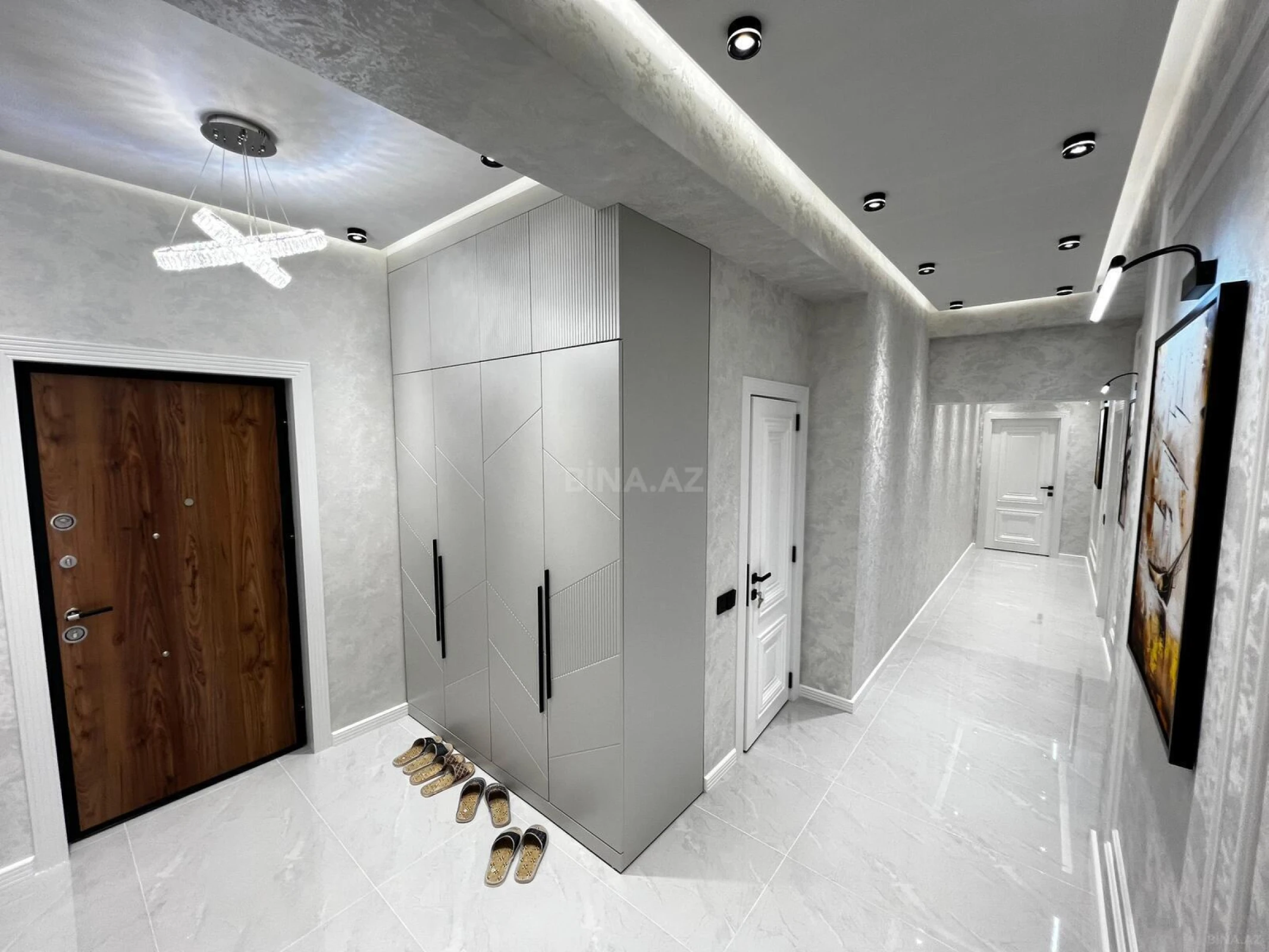 Satılır 3 otaqlı mənzil 105 m²
