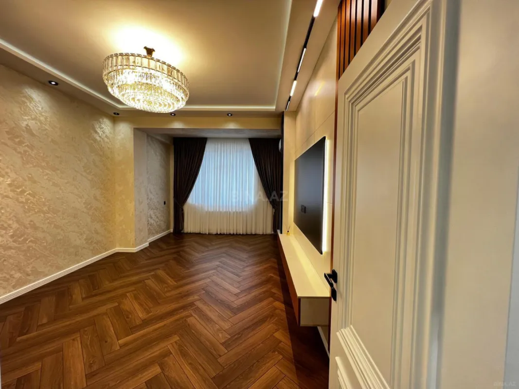 Satılır 3 otaqlı mənzil 105 m²