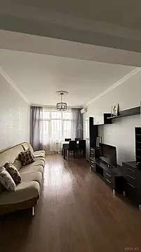 Kirayə verilir 2 otaqlı mənzil 60 m²