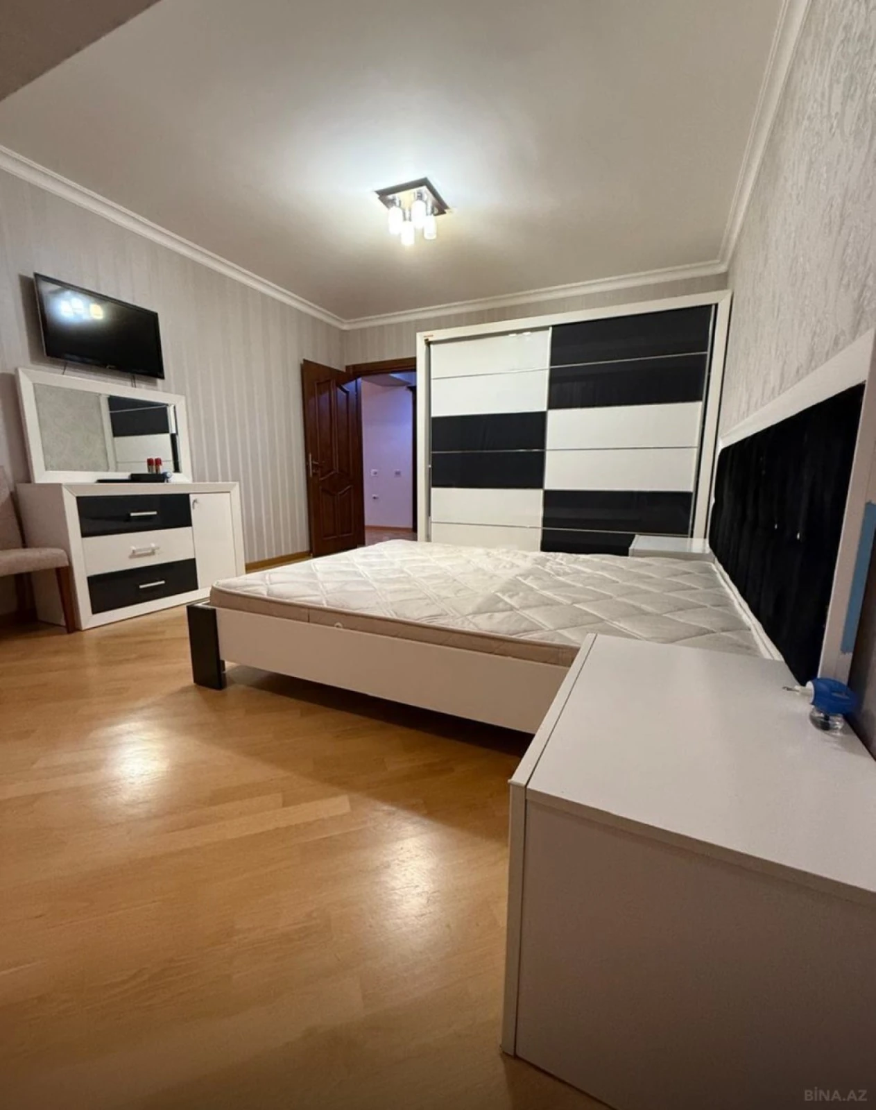 Kirayə verilir 4 otaqlı mənzil 110 m²