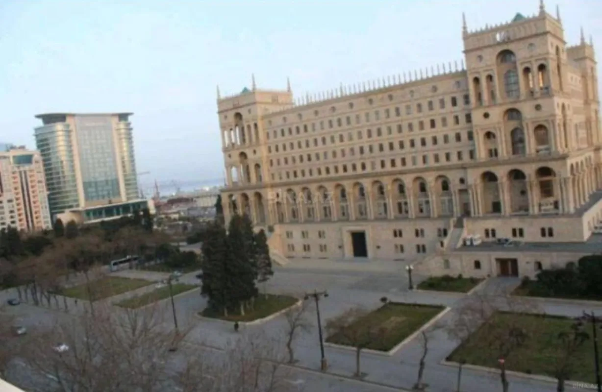 Kirayə verilir 4 otaqlı mənzil 110 m²