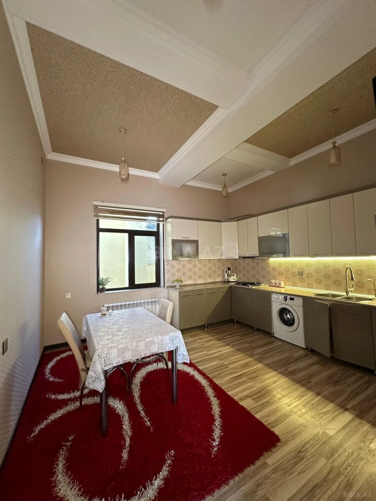Kirayə verilir 6 otaqlı həyət evi 250 m²
