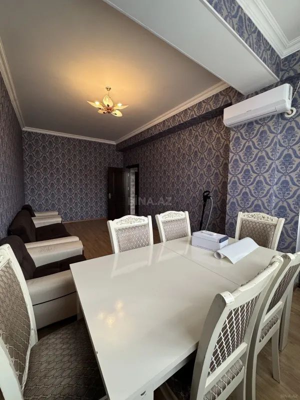 Kirayə verilir 2 otaqlı mənzil 70 m²