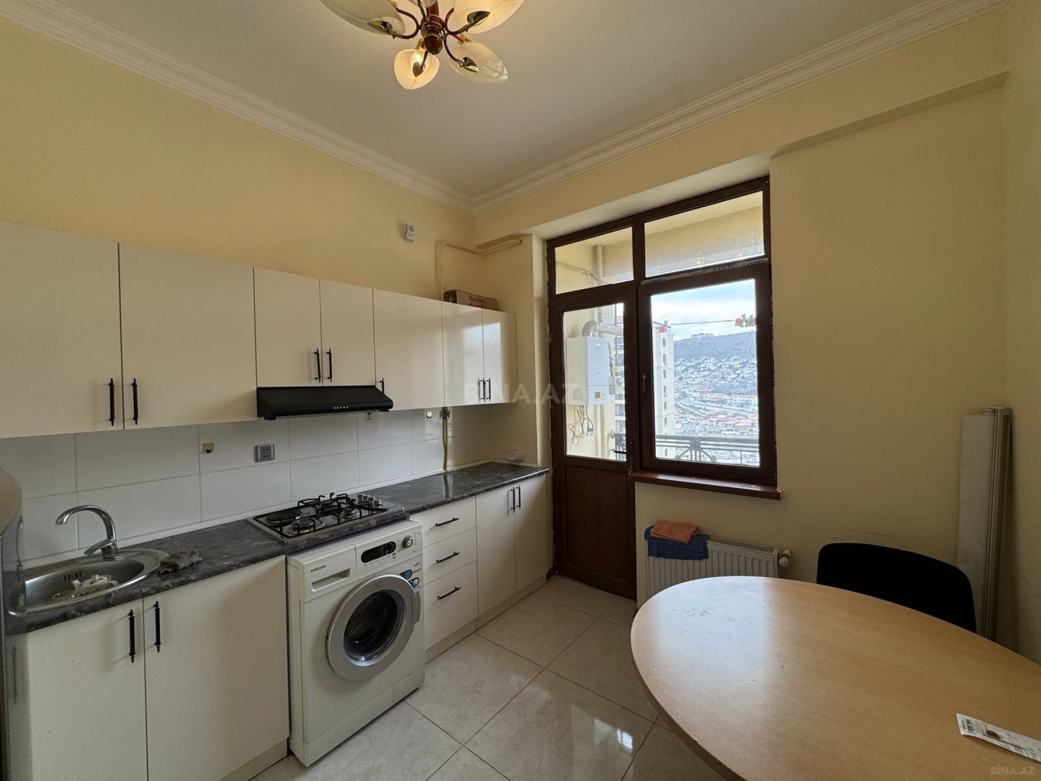 Kirayə verilir 2 otaqlı mənzil 70 m²