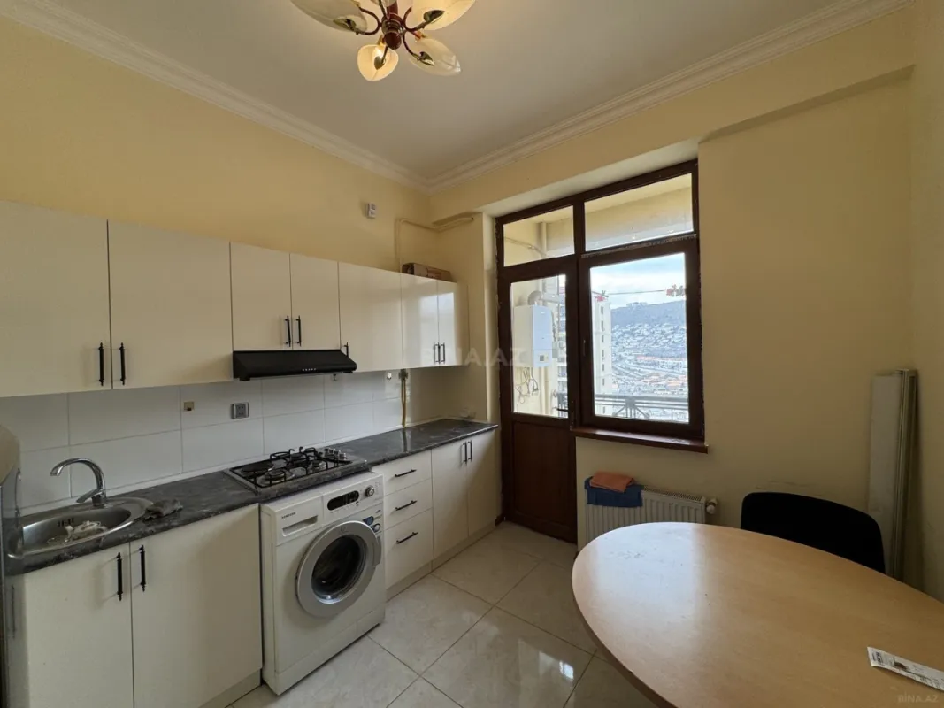 Kirayə verilir 2 otaqlı mənzil 70 m²
