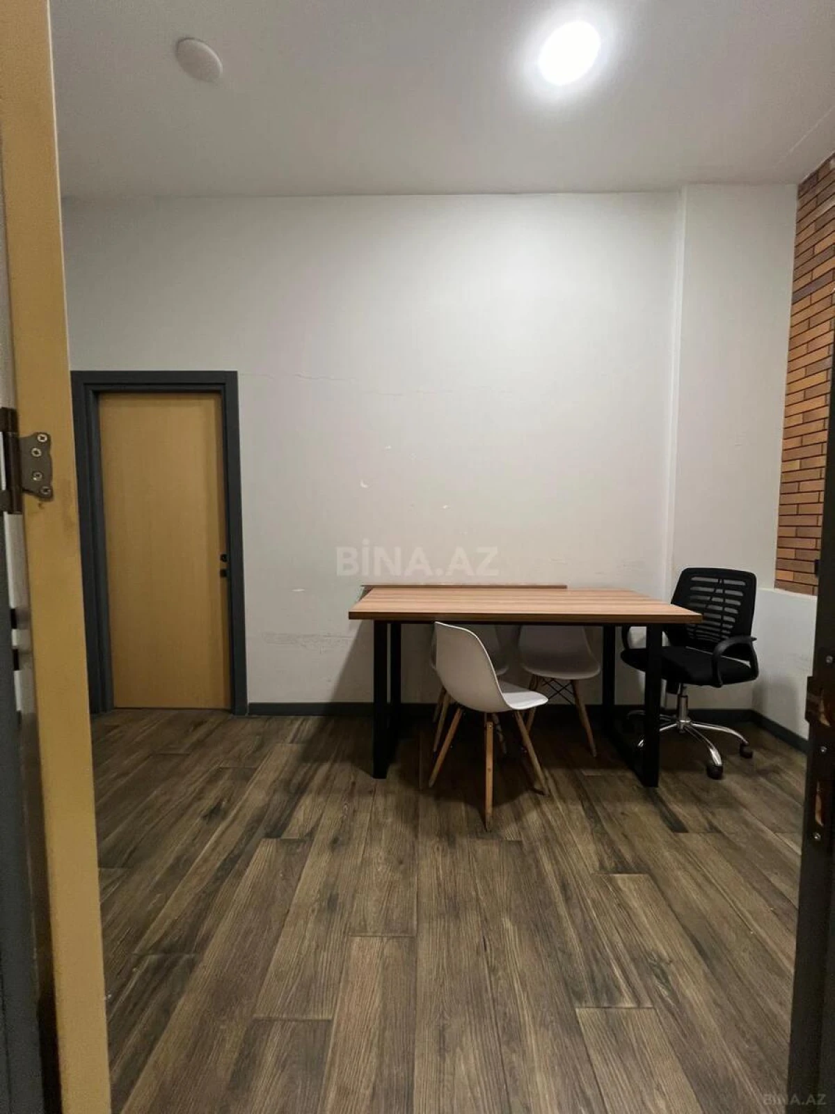 Kirayə verilir 8 otaqlı ofis 350 m²